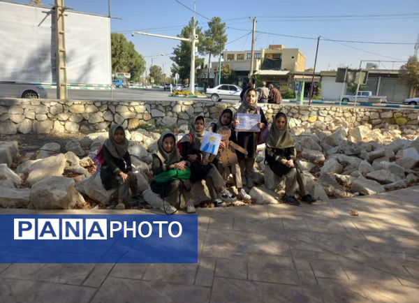 حضور پرشور دانش آموزان مدارس شهرستان خاتم در راهپیمایی ۱۳ آبان 