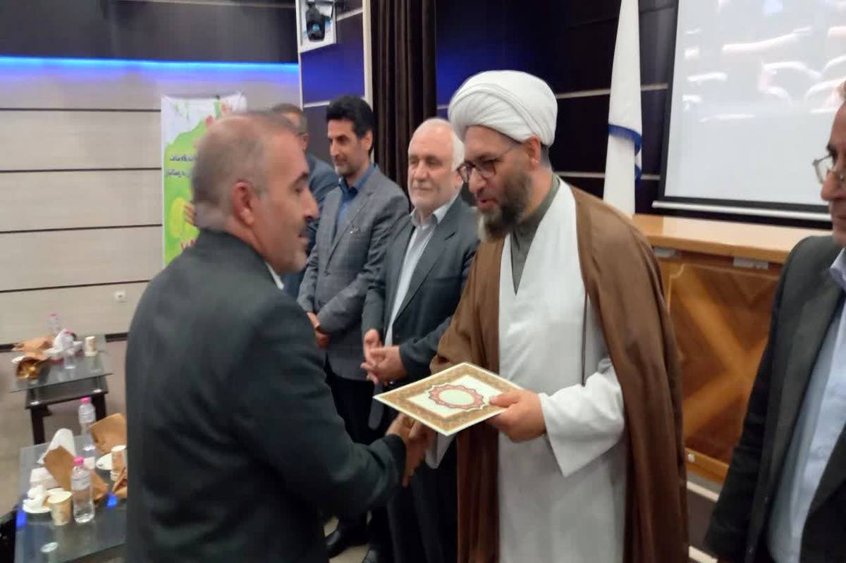 خدمات اطباء، پرستاران و کادر درمان شایسته قدردانی است
