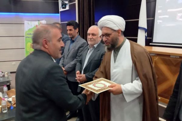 خدمات اطباء، پرستاران و کادر درمان شایسته قدردانی است