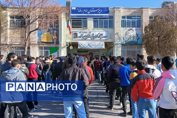 آیین تجلیل و قدردانی از برترین‌های مسابقات فوتسال درون مدرسه‌ای در دبیرستان امام رضا (ع) 