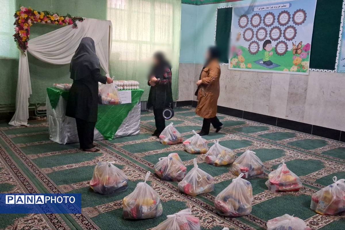 توزیع بسته‌های معیشتی در مدرسه عمار نصیرشهر