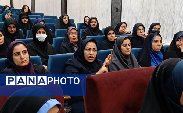  کارگاه آموزشی نحوه تعامل با دانش‌آموزان و بازی‌های گروهی در باقرشهر 