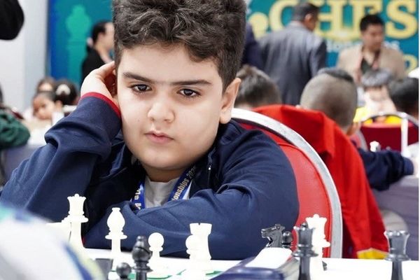 نابغه ۸ ساله شطرنج در اندیشه کیش‌ومات طلای جهان/ میرخاتمی: هدفم استاد بزرگی فیده و افتخارآفرینی برای ایران است