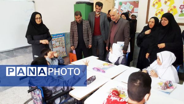 بازدید معاون استاندار و فرماندار مشهد مقدس از دبستان چند معلولیتی کوشا