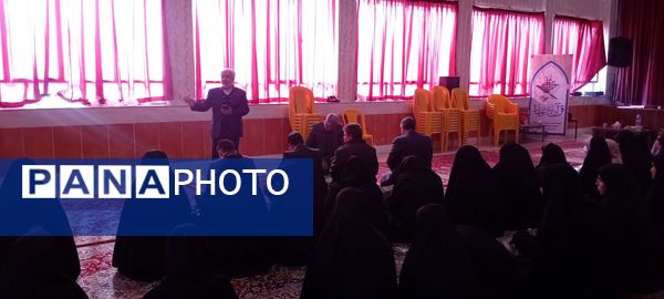 آیین تجلیل از برگزیدگان مسابقات و جشنواره ها در خلیل آباد