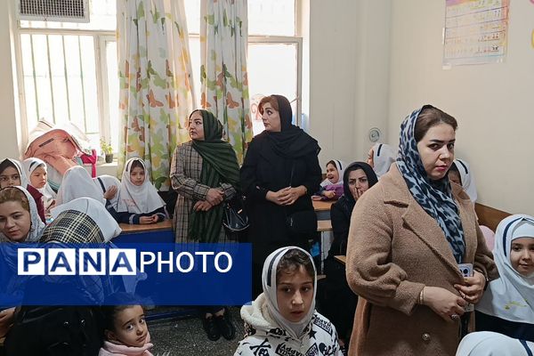 جشن ولادت بانوی دو عالم در دبستان وحیدکیهانی 