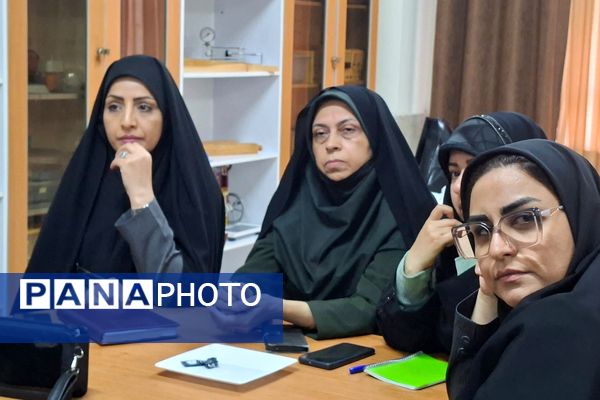 کارگاه آموزشی مدیران مدارس تراز قرچک