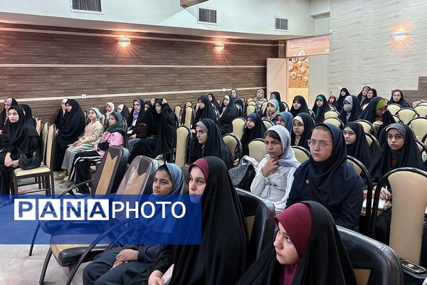 برگزاری جلسه توانمندسازی دانشآموزخبرنگارانپانا اسلامشهر