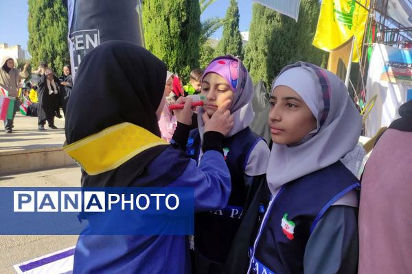 تجمع بزرگ دانش‌آموزان در روز 13 آبان