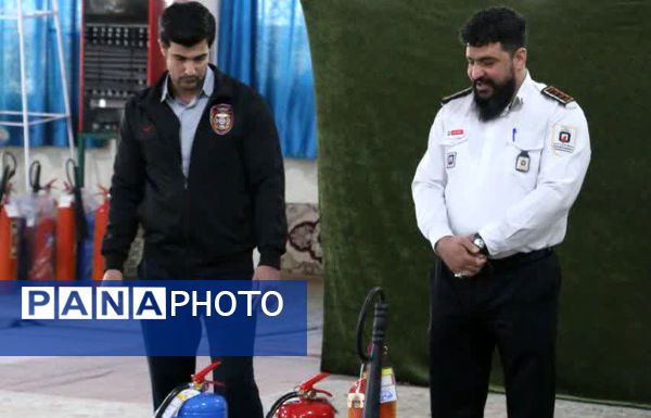کلاس آموزشی اطفای حریق ویژه اعضای ستاد نماز جمعه محمدشهر کرج 