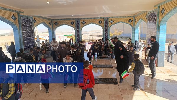راهپیمایی روز دانش آموز و مبارزه با استکبار جهانی در شهر سفیددشت 