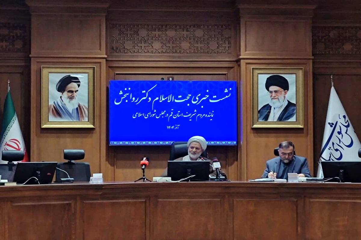 مسئولان جوانان را با هزاران فرصت شغلی موجود آشنا کنند