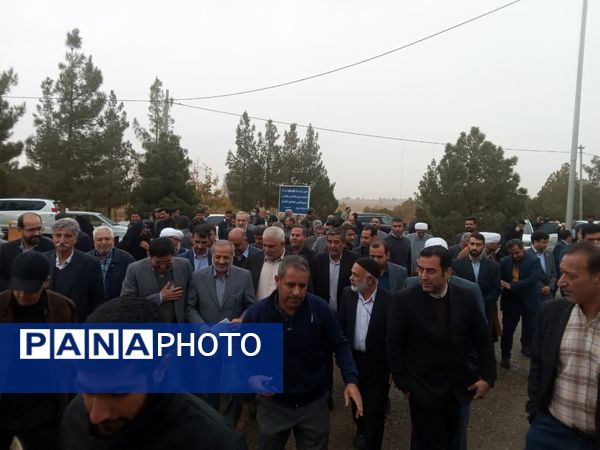 ادای احترام وزیر آموزش و پرورش به شهدای تایباد