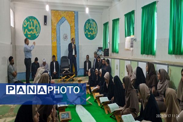 محفل نورانی انس با قرآن‌کریم با حضور قاریان برجسته استانی