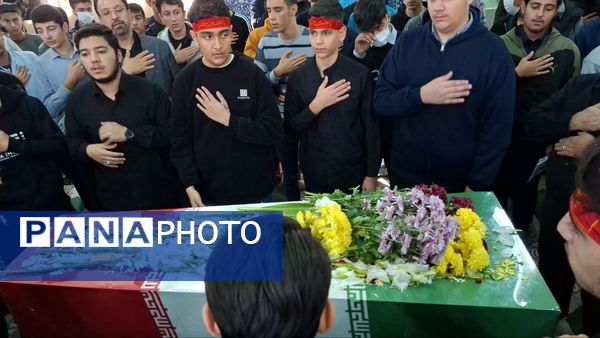 گرامیداشت شهید رمضانعلی چوبداری و تشییع شهید گمنام در دبیرستان معلم ساوجبلاغ 