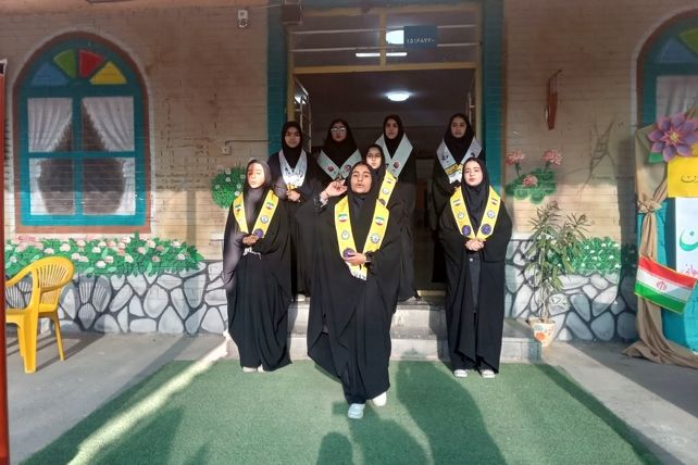 جشن  روز دانش آموز در دبیرستان دخترانه وکیلی 3(یغمای نیشابوری)