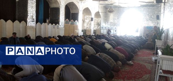 نماز جمعه شهرستان کاشمر با حضور پر رنگ مردم ترشیز کهن برگزار شد 