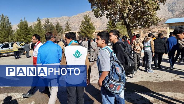 مانور سراسری زلزله در دبیرستان  پسرانه عشایر یاسوج 