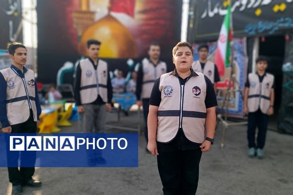 از مدرسه تا موکب حسینی؛ دانش‌آموزان پیشتاز شهرستان قدس در خدمت زائران اربعین حسینی