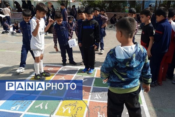 بمناسبت روز جهانی کودک برپایی جشنواره صبحانه سالم در دبستان پسرانه سرافراز ناحیه۷ مشهد