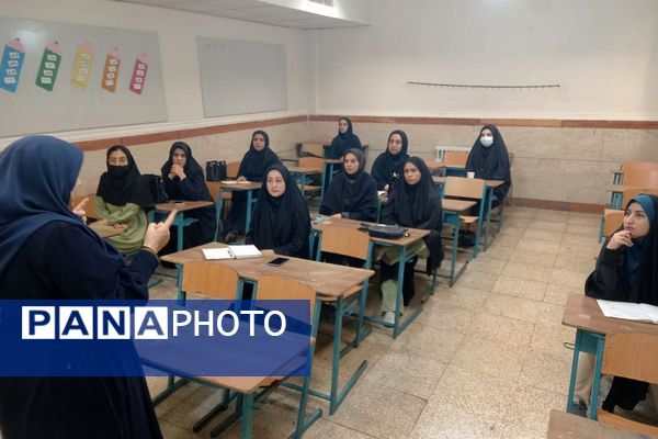 برگزاری کارگاه توانمندسازی نیروی انسانی ویژه نومعلمان در دبستان علی اکبر طالبی ناحیه یک شهرری