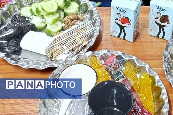 ترویج تغذیه سالم با همکاری سفیران سلامت در مدرسه پسرانه شهید رجایی