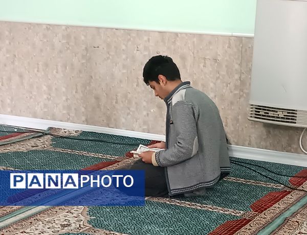  زیارت عاشورا در دهه کرامت در دبیرستان شاهد ابوذر غفاری نیشابور 