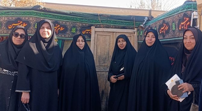  نمایشگاه با نام مادرم فاطمه(س) در دبیرستان مهر نیشابور