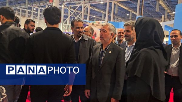 نمایشگاه هفته پژوهش و فناوری در مشهد