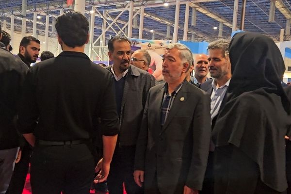 نمایشگاه هفته پژوهش و فناوری در مشهد