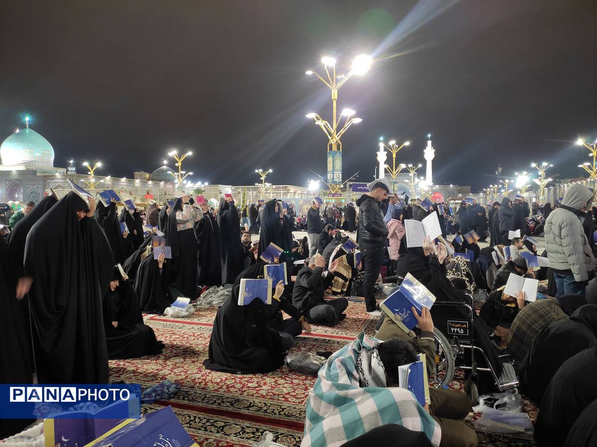 مراسم احیا در شب ۲۳ ماه رمضان در حرم مطهر رضوی 