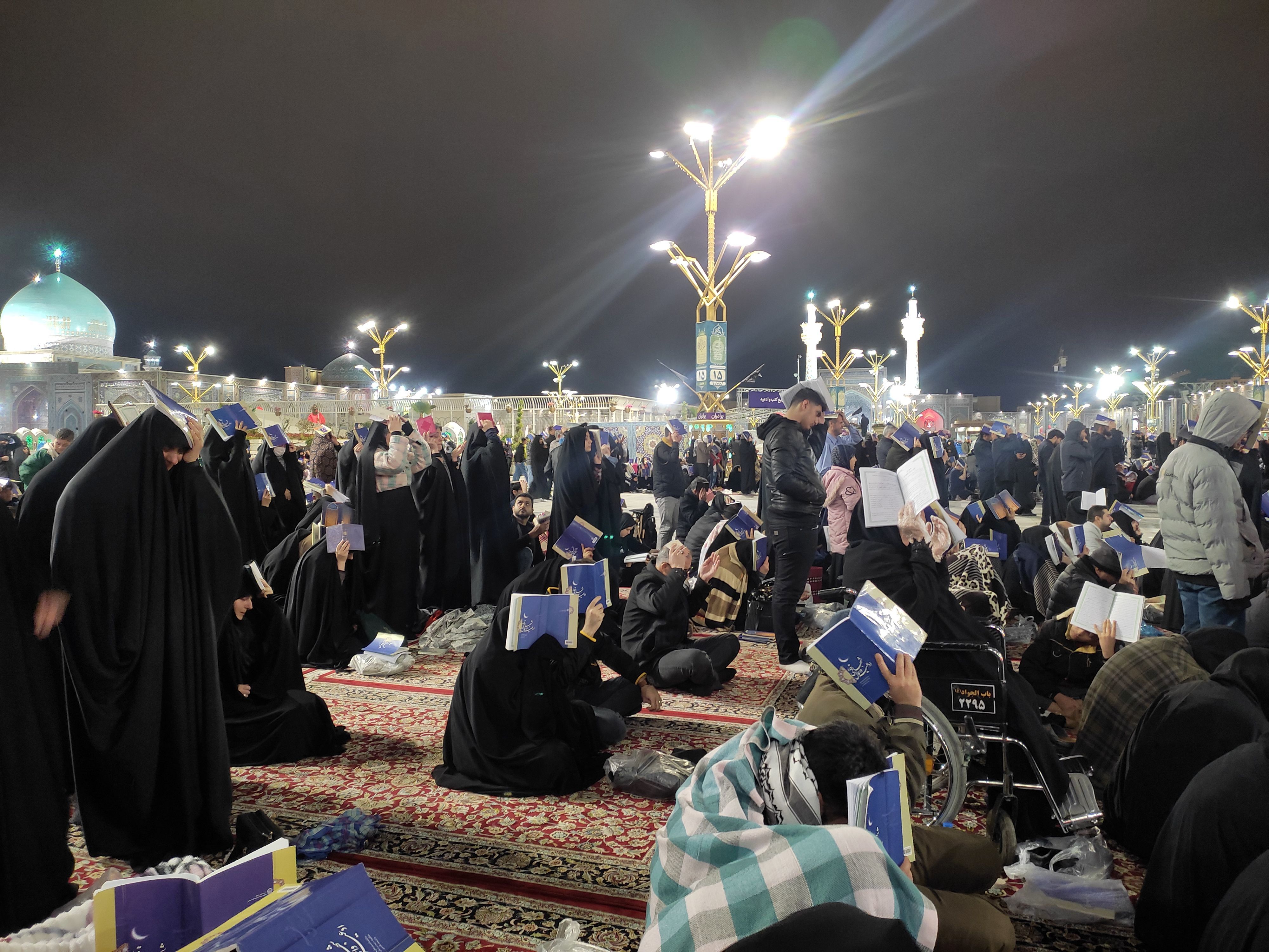 مراسم احیا در شب ۲۳ ماه رمضان در حرم مطهر رضوی 
