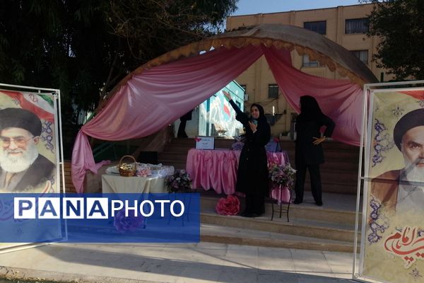 جشن پرشور روز دانش‌آموز در دبیرستان ملوک زندی 