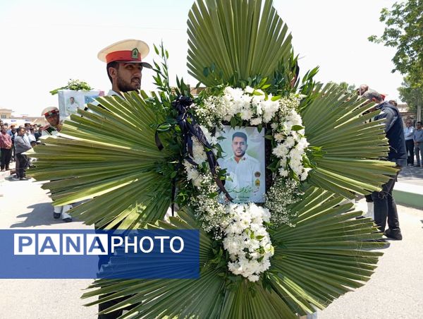 تشییع پیکر شهید استوار یکم محمد تنگستانی در بندرلنگه 