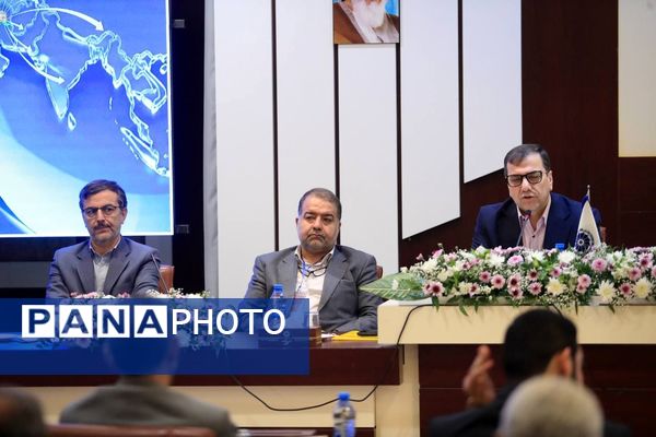 پنل همکاری‌های اقتصادی، استانی ، تجاری، سرمایه‌گذاری و مناطق آزاد