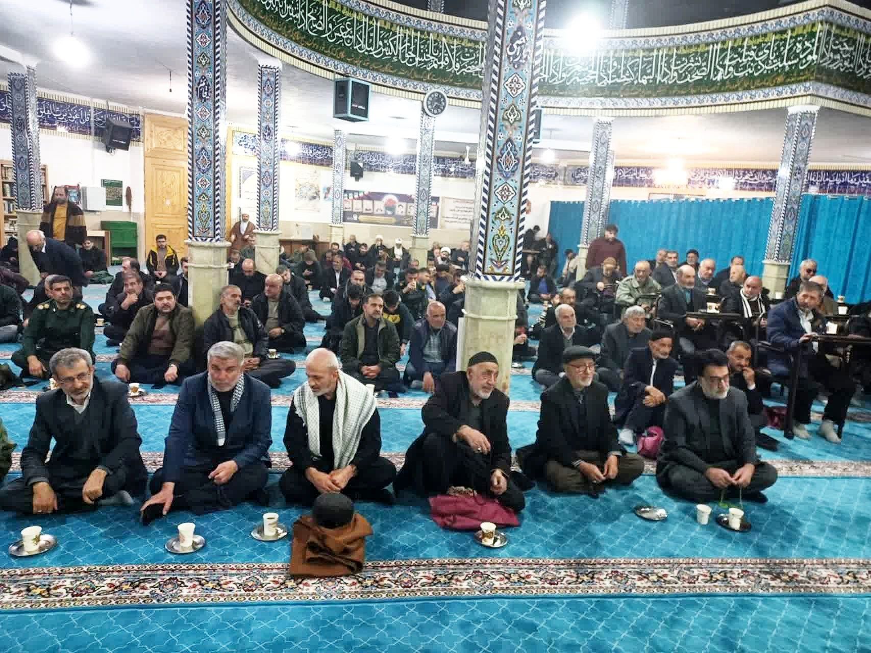 برگزاری مراسم شهرستانی به‌مناسبت تدفین شهیدان نصرالله و صفی‌الدین در شهرستان فیروزکوه