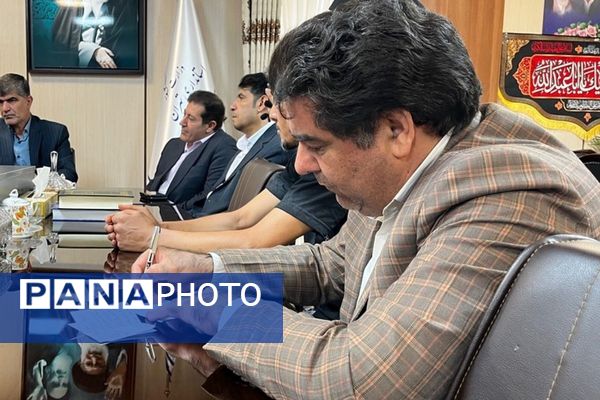 برپایی میز خدمت در فرمانداری شهرستان ملارد به مناسبت هفته بهزیستی 