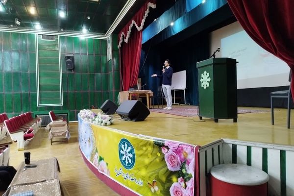 نشست «آشنایی با المپیادهای دانش‌آموزی یزد» با حضور مدال‌آوران المپیادها برگزار شد