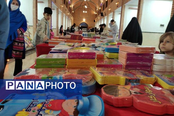 برگزاری نمایشگاه کتاب، در نمایشگاه دائمی شهرستان قرچک