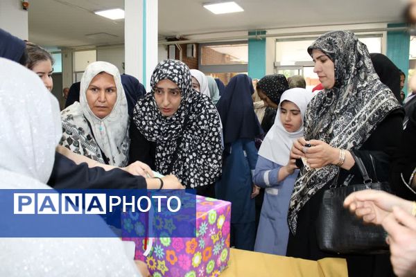 گرامیداشت دهه کرامت و بیست و ششمین سالروز تاسیس سازمان دانش‌آموزی، در منطقه ۱۰