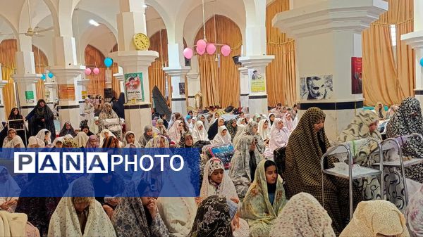 بازدید مسئولان از معتکفین دختر در محل مسجد جامعه شهرستان خلیل آباد