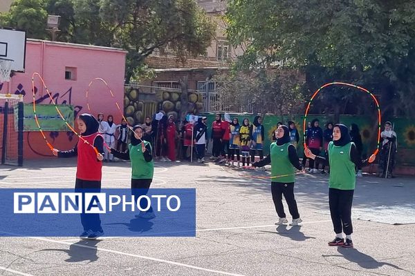 گرامیداشت هفته تربیت بدنی در دبیرستان ارشاد ناحیه دو شهرری 