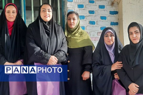 برگزاری مراسم صبحانه مادر دختری همزمان با آغاز هفته‌ پیوند اولیا و مربیان در دبستان مهندس وحید کیهانی ناحیه یک شهرری