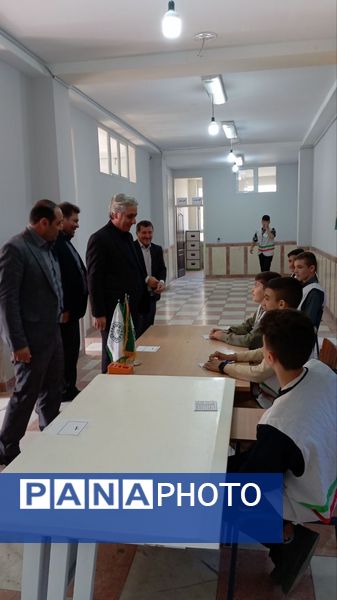 انتخابات شورای دانش‌آموزی در مدارس خدا آفرین 