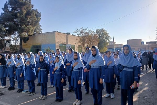 مراسم صبحگاهی در مدرسه دخترانه بنت الهدی صدر۲ 