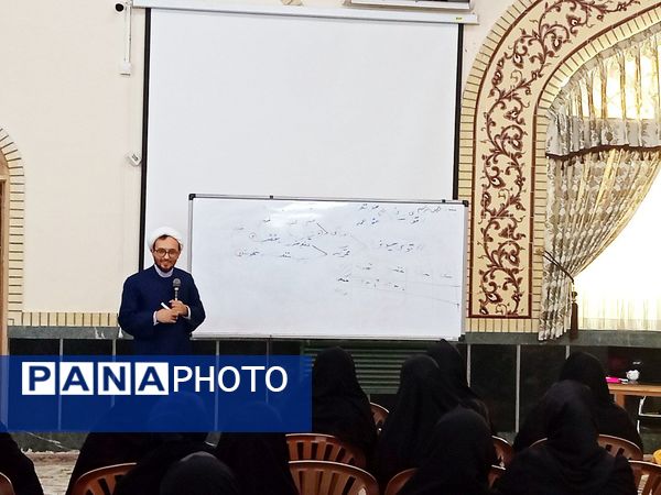 برگزاری جلسات سلسله مباحث آشنایی با جنگ شناختی و رسانه در کاشمر