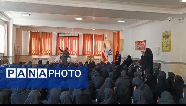 طنین قرآن و یاد شهدای مقاومت در مدارس مرند