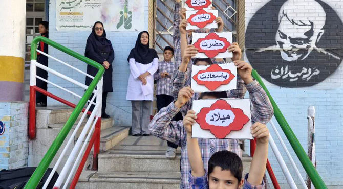 جشن میلاد حضرت زینب(س) و روز پرستار در دبستان شهید قاسم سلیمانی یک