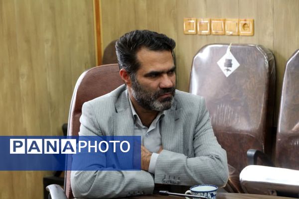 نشست نخبگان استان یزد با مسئول جهاد تبیین کشور