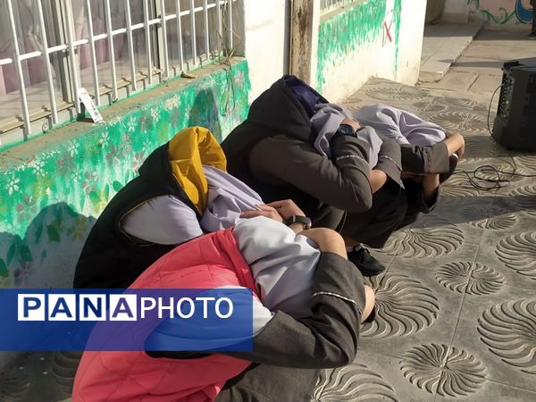 مانور زلزله در دبستان شهید نجفی فدافن